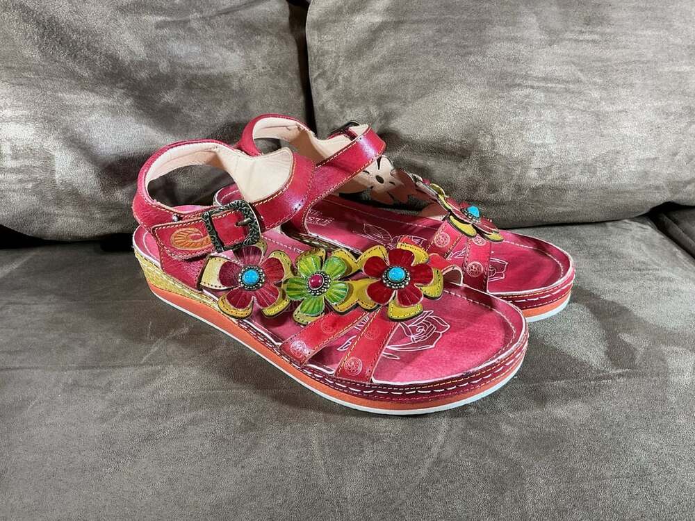 L'Artiste Goodie Sandals Size 40 Red Leather Floral Wedge